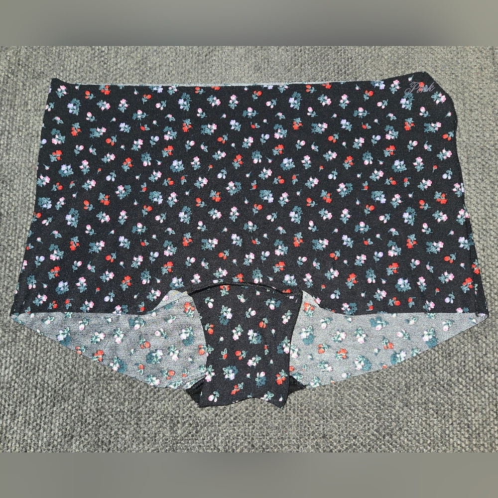 NWT Victoria's Secret No-Show Boyshort/Boxer Floral Print Black Panties
